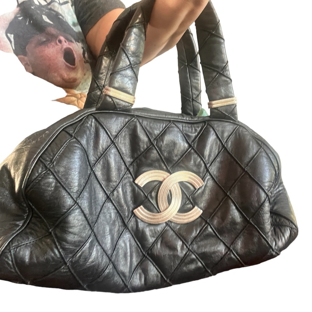 CHANEL Black Quilted Shoulder Bag with Silver Accents - Picture 6 of 7